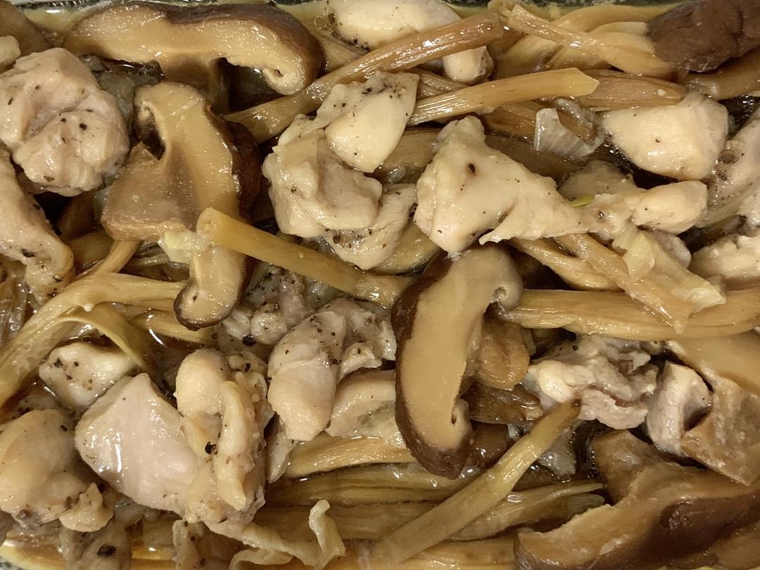 香菇蒸鸡腿肉
