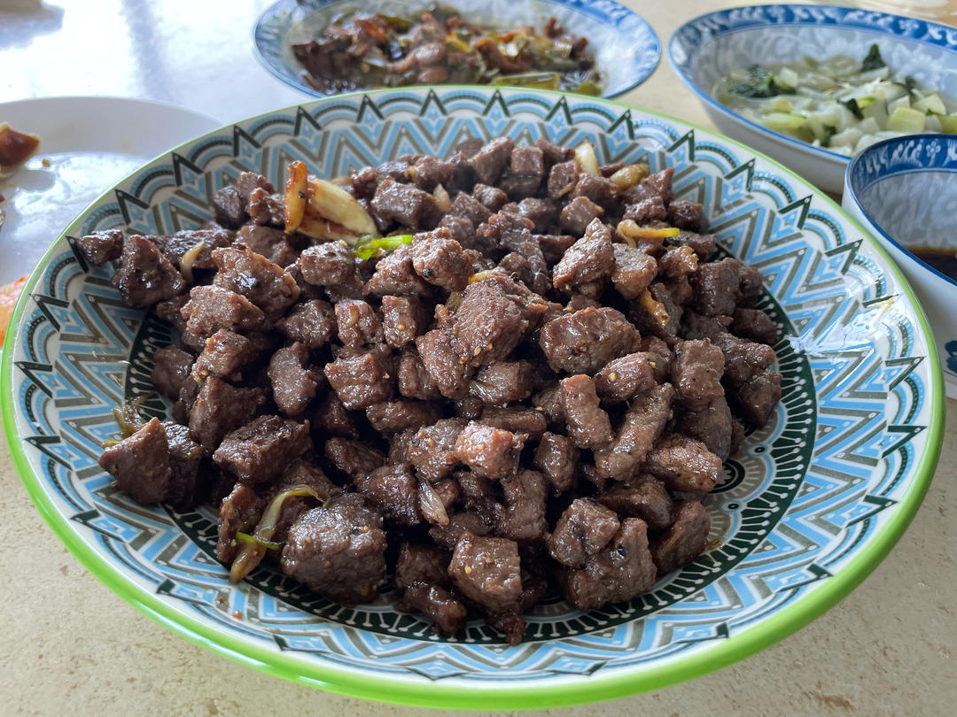 好吃到舔盘的蒜香黑椒牛肉粒