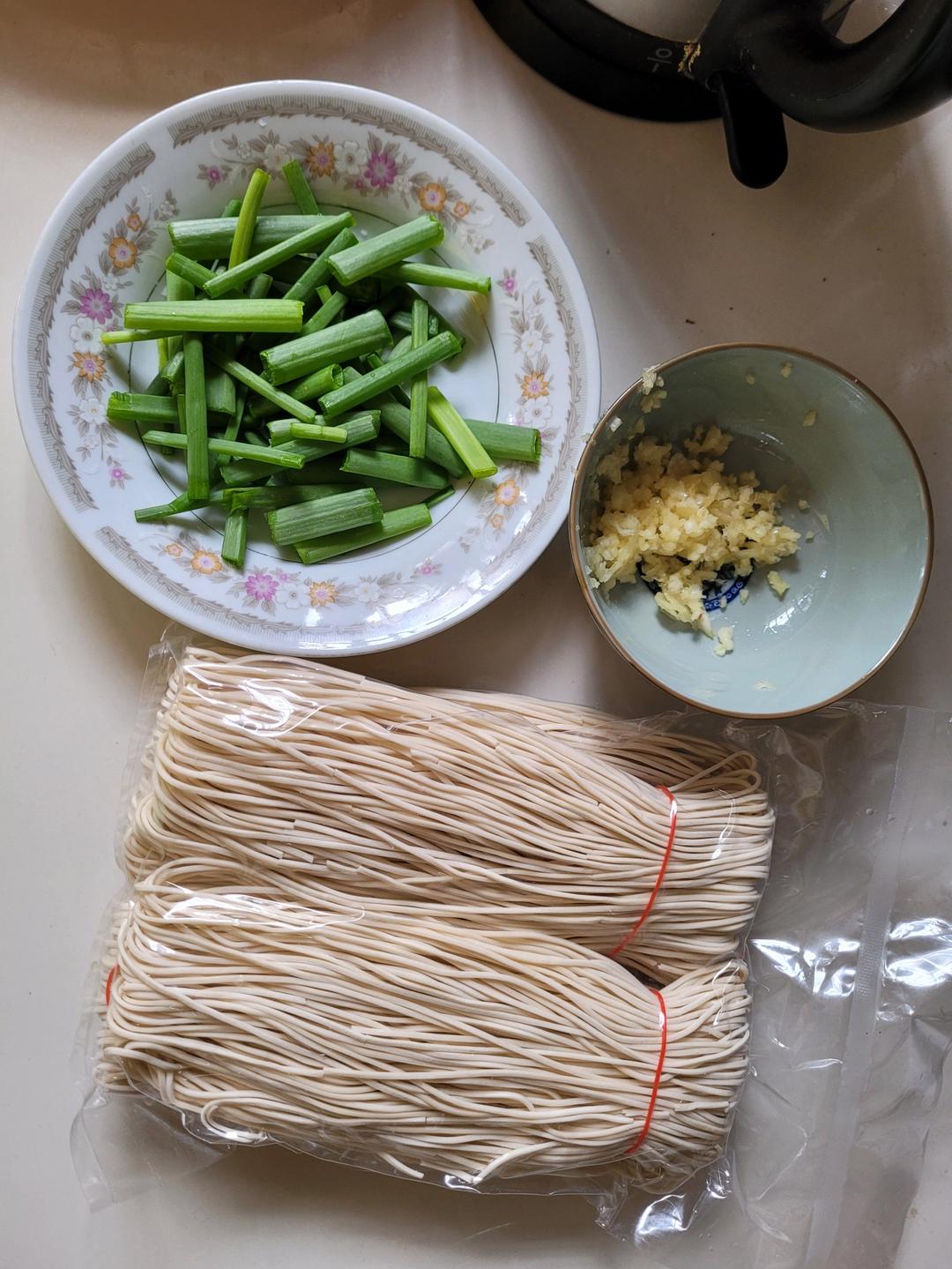 10分钟搞定的一碗葱油拌面
