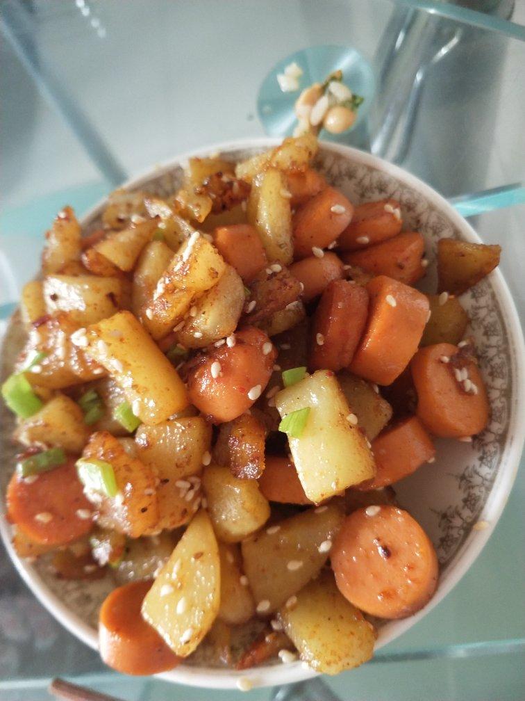 香辣过瘾的孜然土豆火腿，比路边摊还好吃