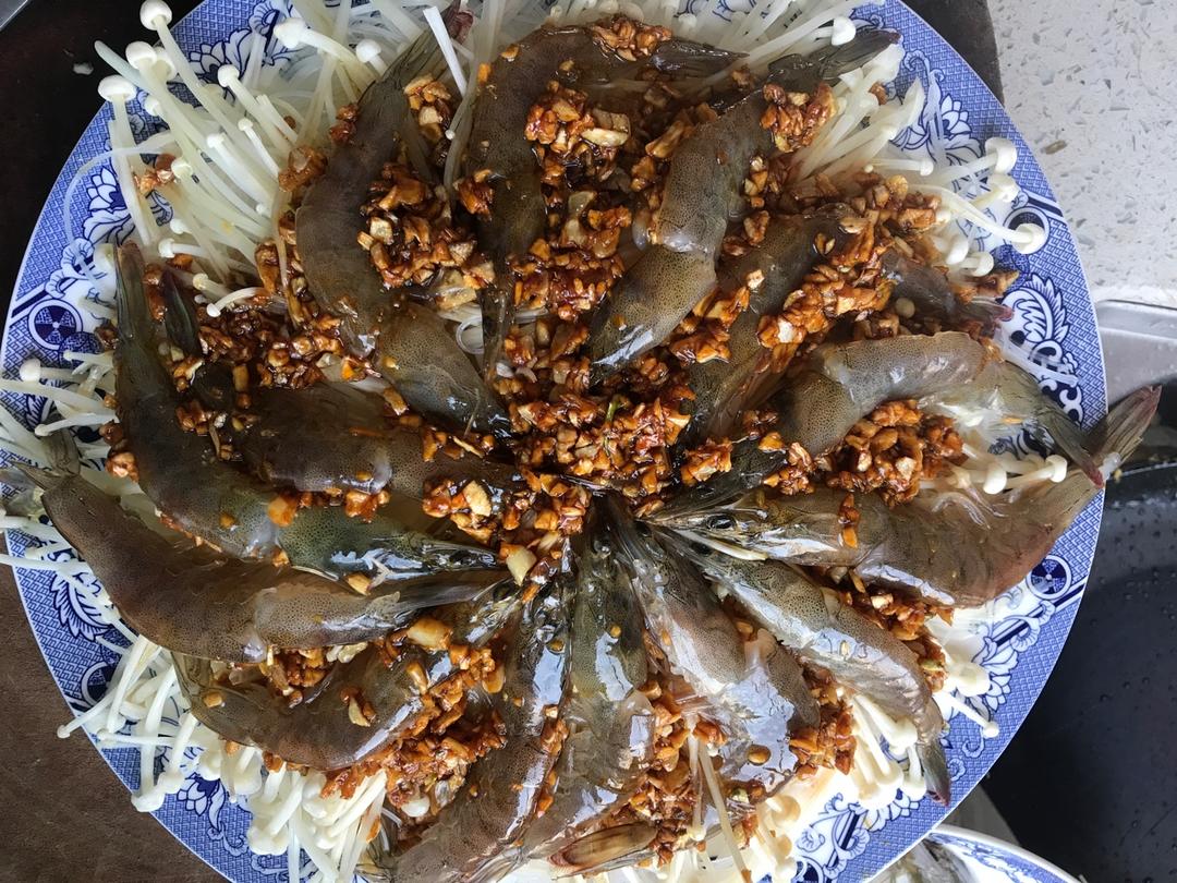 【蒜香蒸虾】有粉丝有金针菇 吃到盘子都刮干净