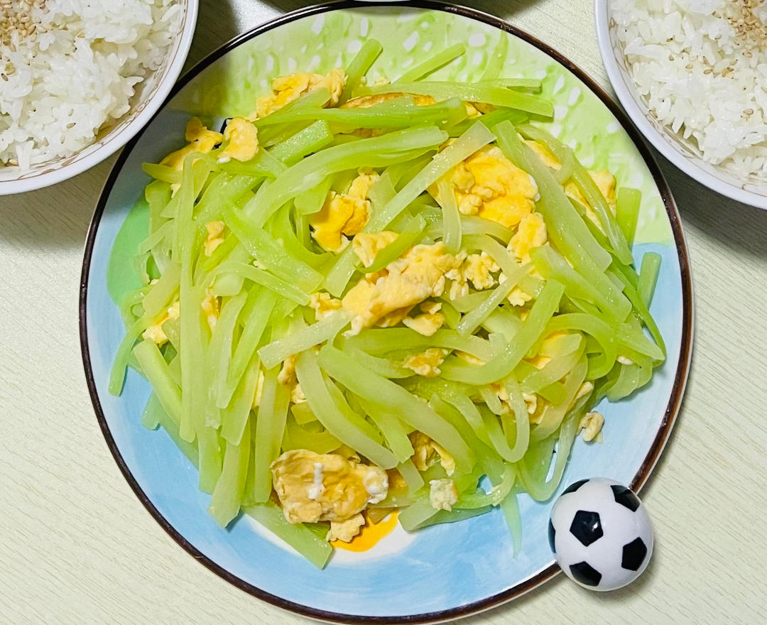 青笋丝炒鸡蛋