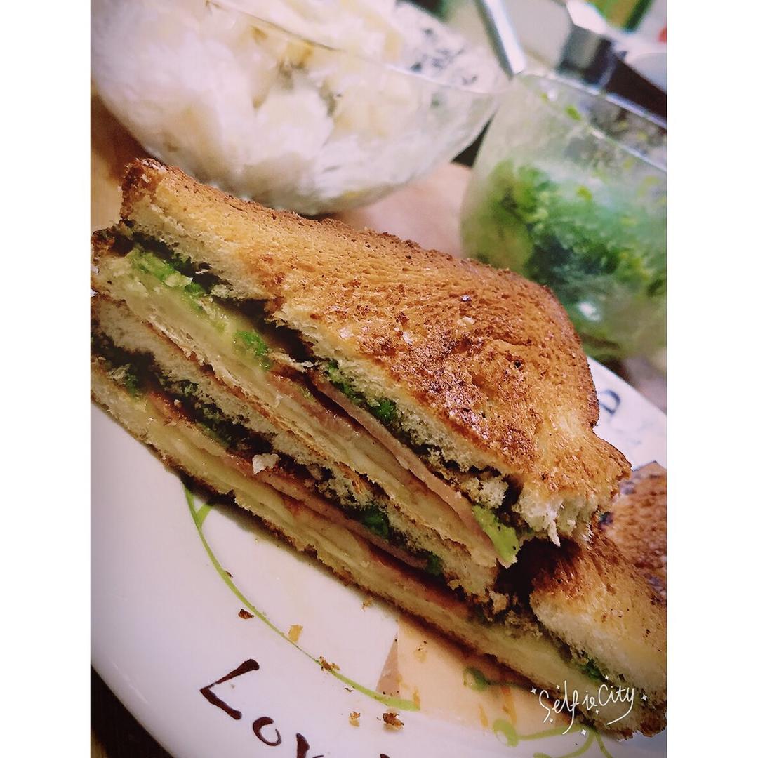 牛油果早餐三明治 Avocado Breakfast Toasted Sandwich