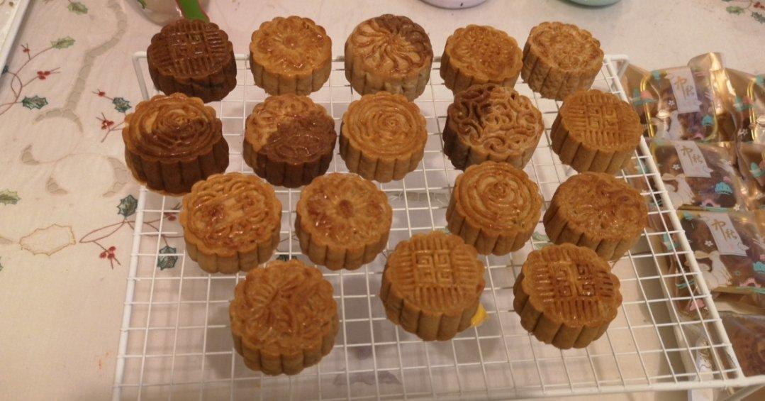 黑糖 黄金 双色月饼，很香