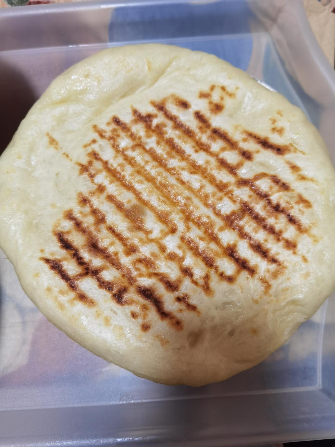 简单、不沾手的免揉隔夜发酵-宣软发面大饼（电饼铛-素食）