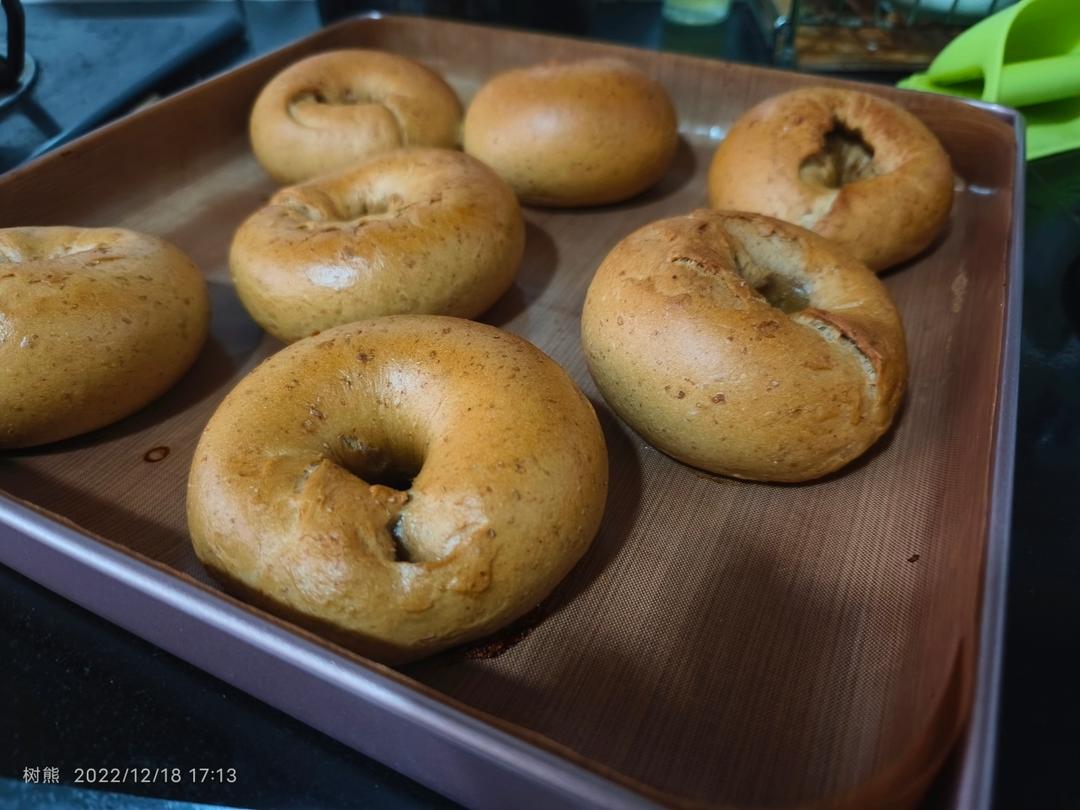 黑芝麻全麦贝果