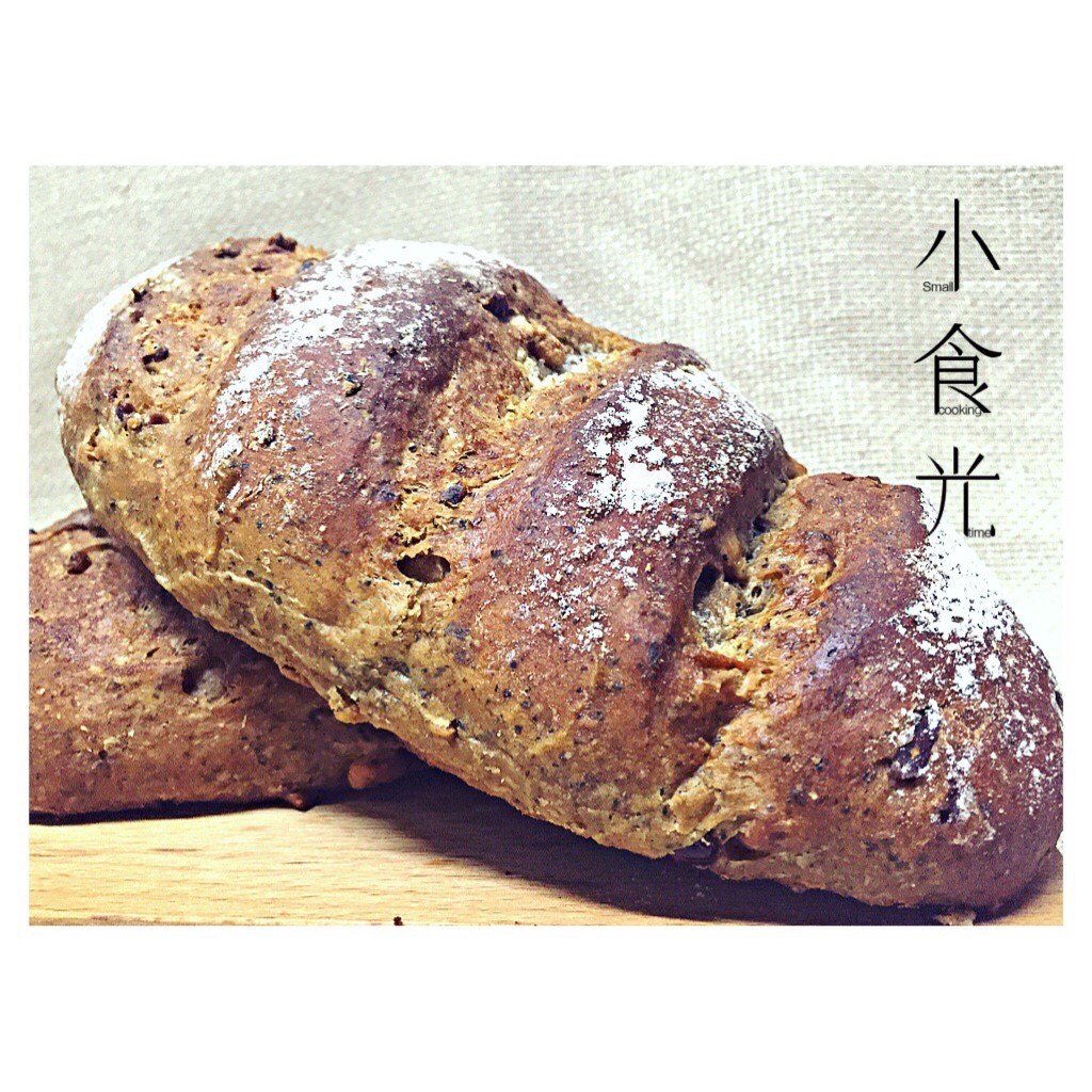 果料满满-红茶蔓越莓核桃面包