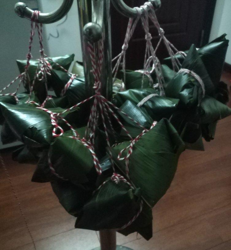 包粽子的步骤展示