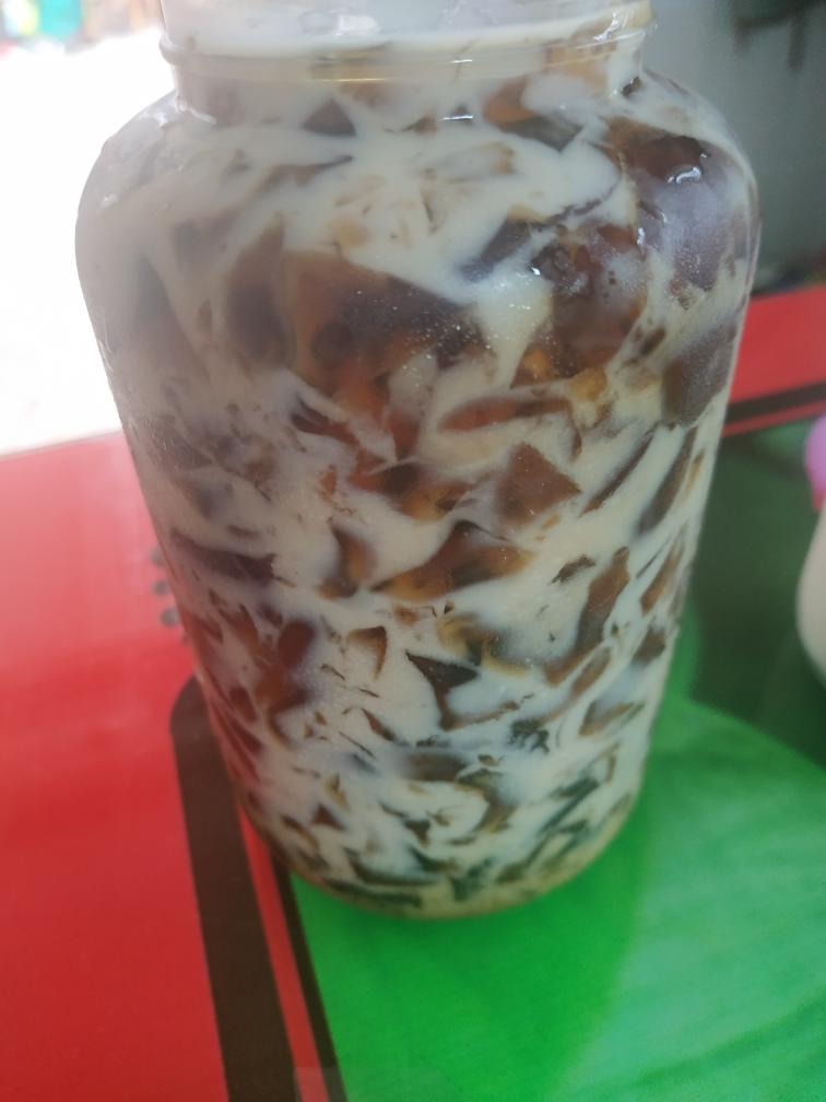 黑糖冰粉鲜牛乳的做法
