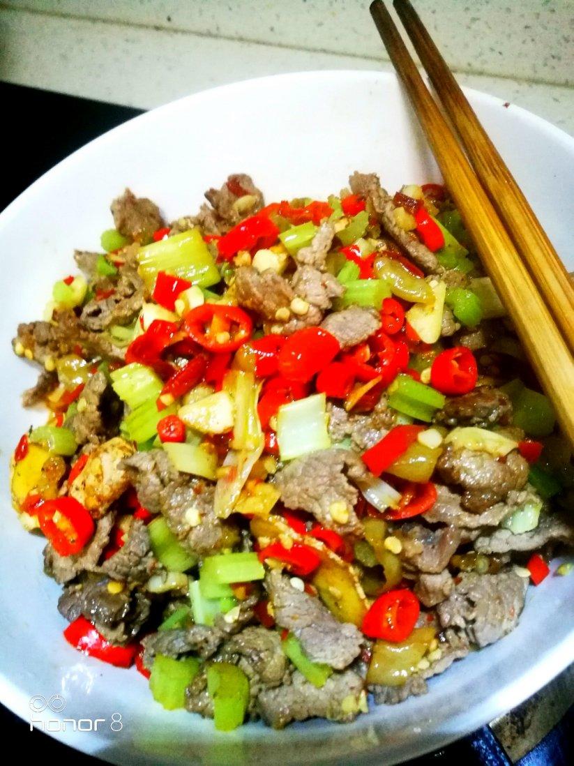 小炒黄牛肉