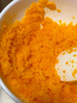 清热下火咸蛋黄焗苦瓜的做法 步骤5