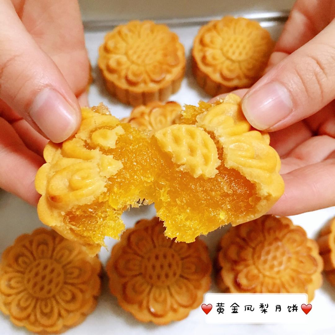 广式月饼—蛋黄莲蓉月饼