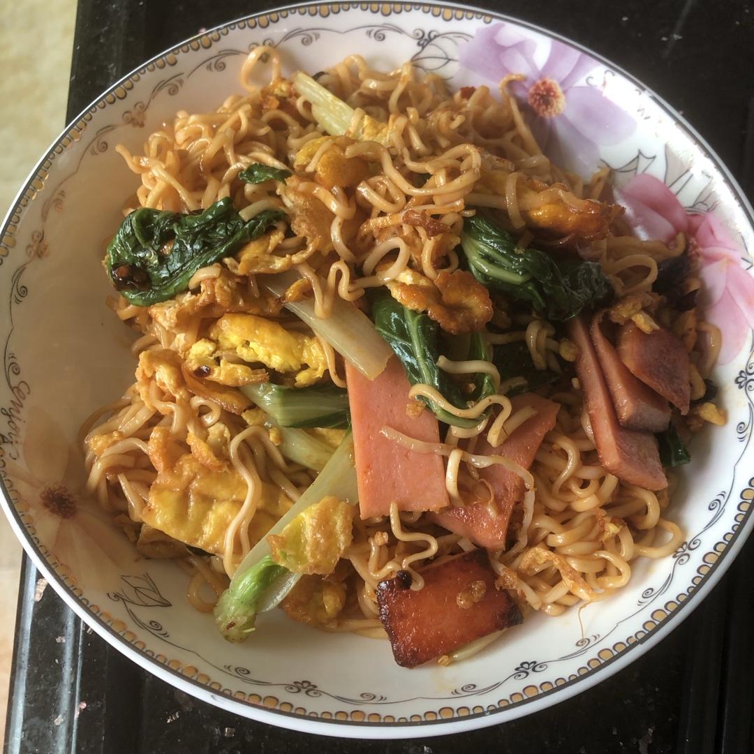 🍜泡面神仙吃法❗️巨销魂的鸡蛋火腿炒泡面