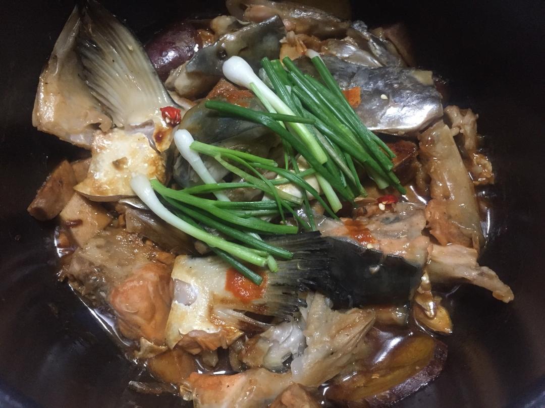 这么做《中餐厅》里的砂锅鱼头煲，超简单！