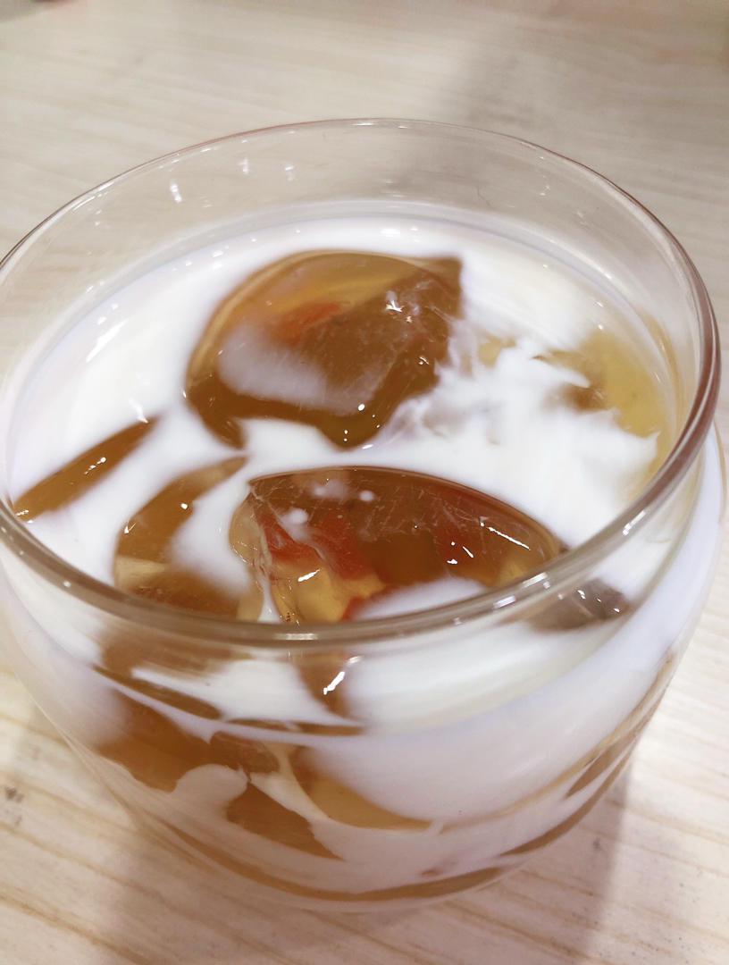 小小小梁做的海底椰菊花雪梨膏清热解毒