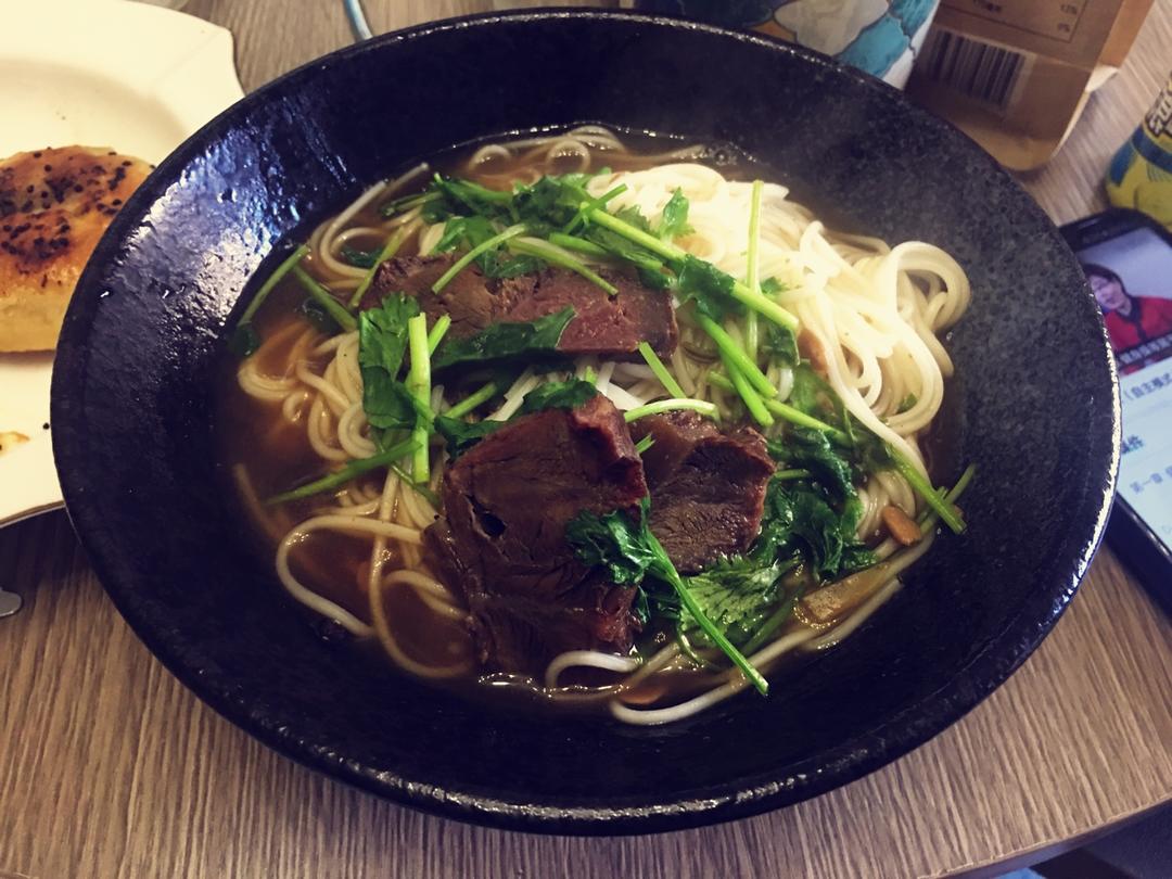堂妈小厨——秘制牛肉面