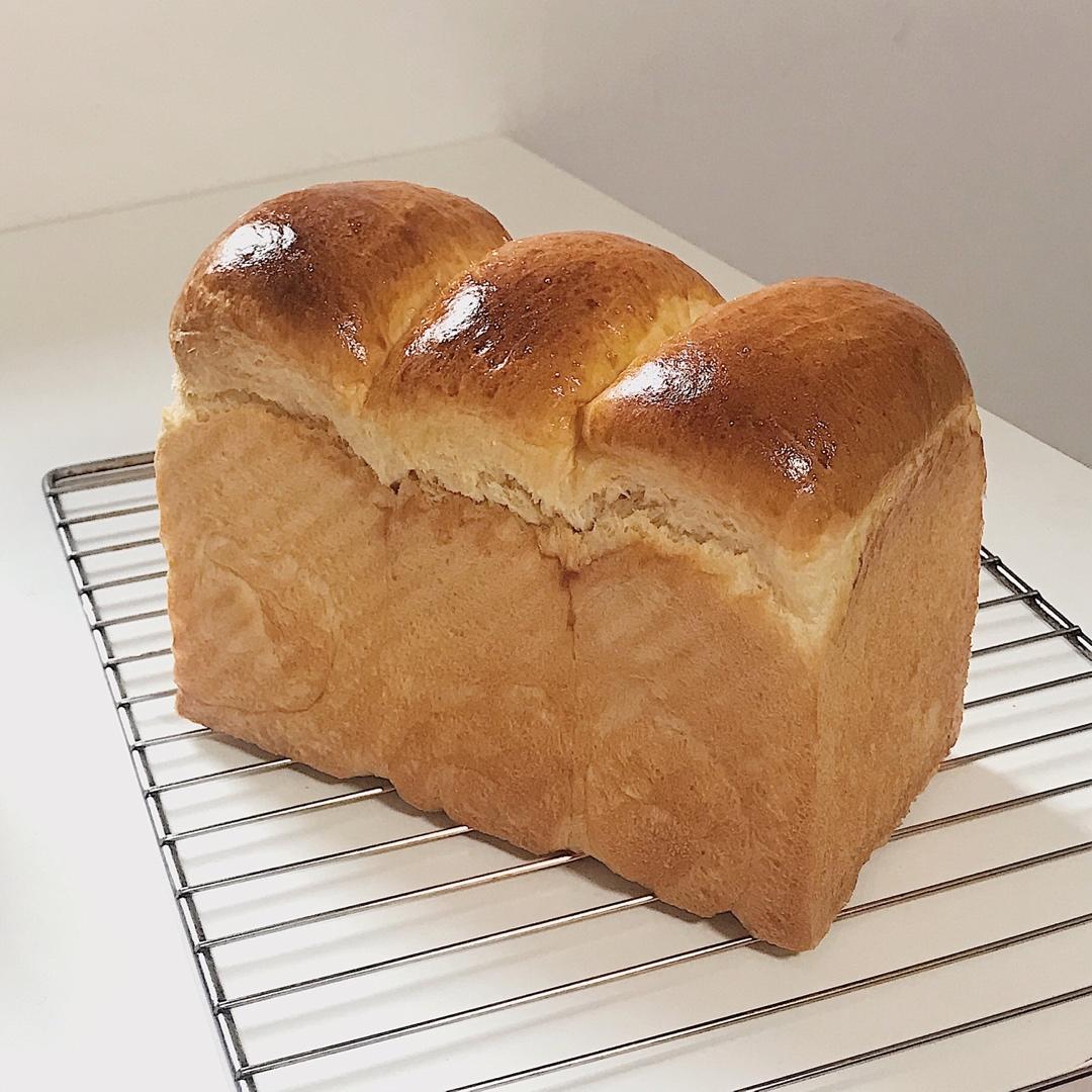 基础面包制作 Basic Bread (Loaf&Roll)