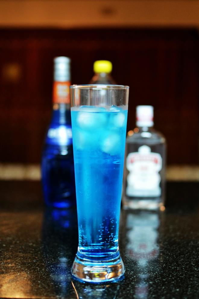BLUE LAGOON蓝色珊瑚鸡尾酒的做法