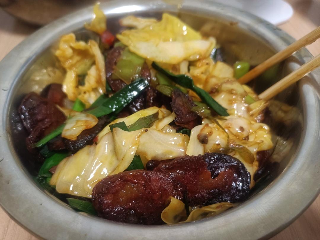 炒麻辣香肠