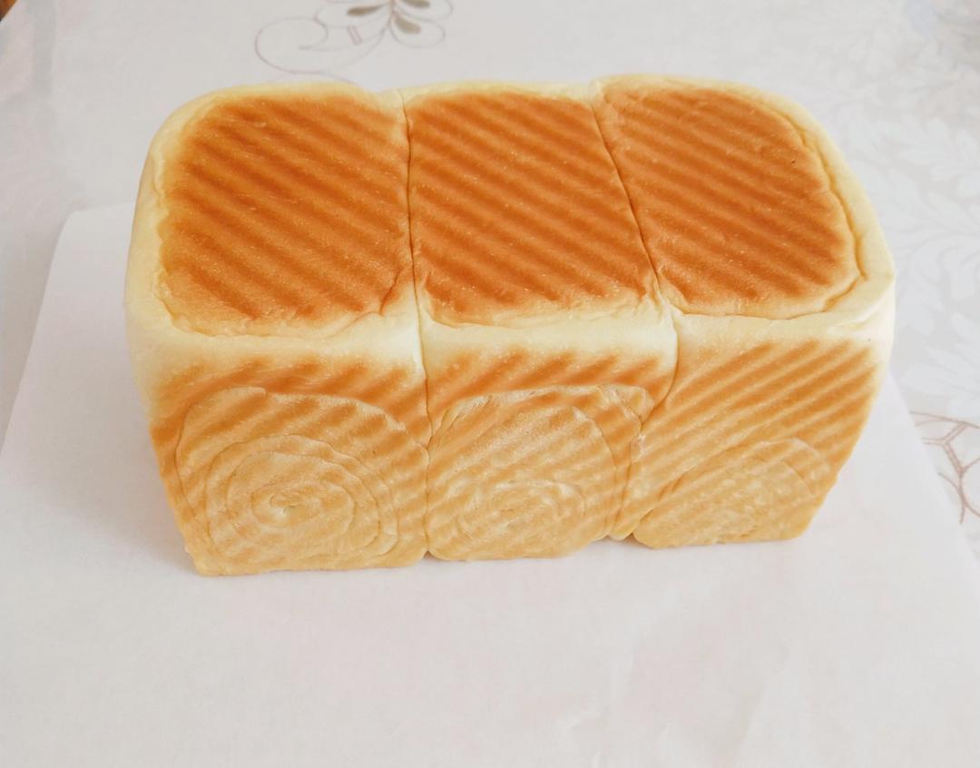 吐司，奶香手撕面包，超级香浓
