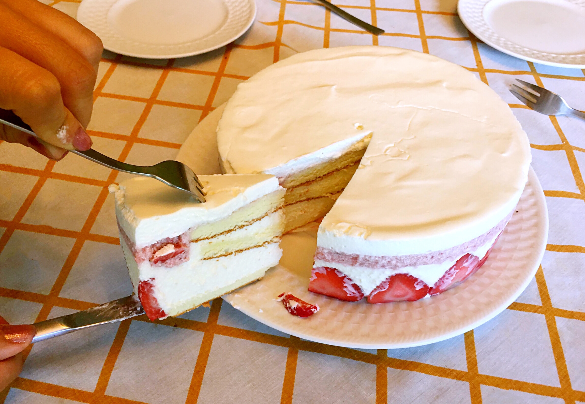 戚风夹层草莓冻芝士蛋糕