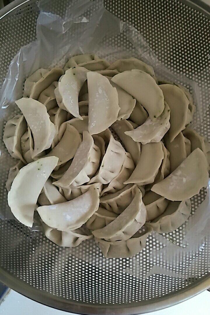 韭菜猪肉饺子(最简单最好吃又最多汁的饺子)