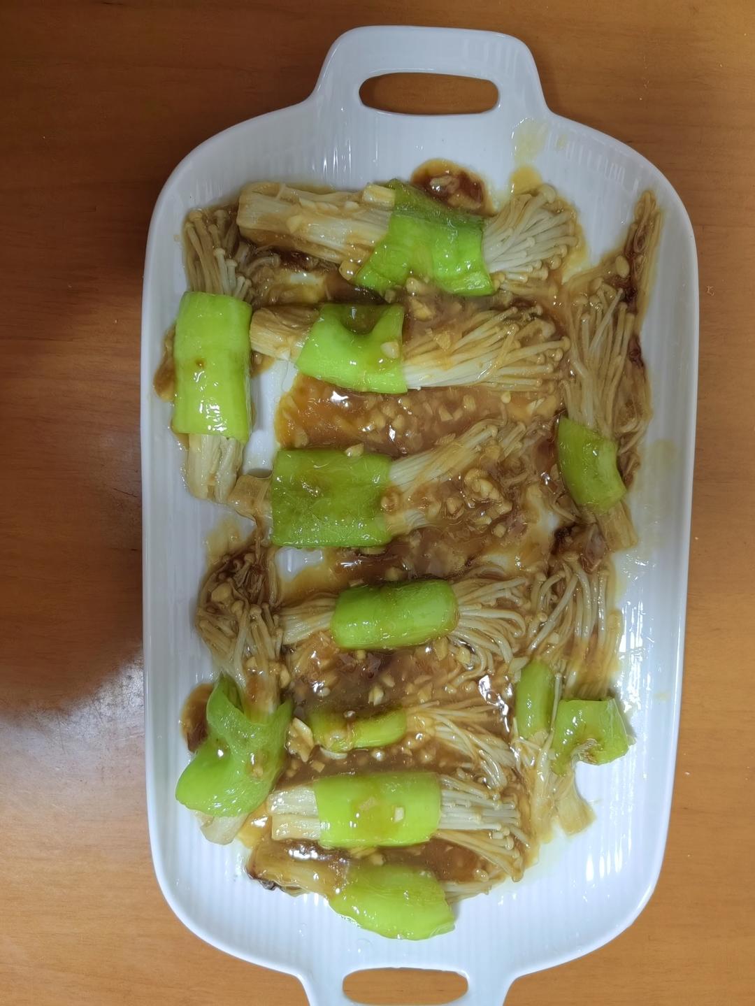 青椒卷金针菇，无敌下饭