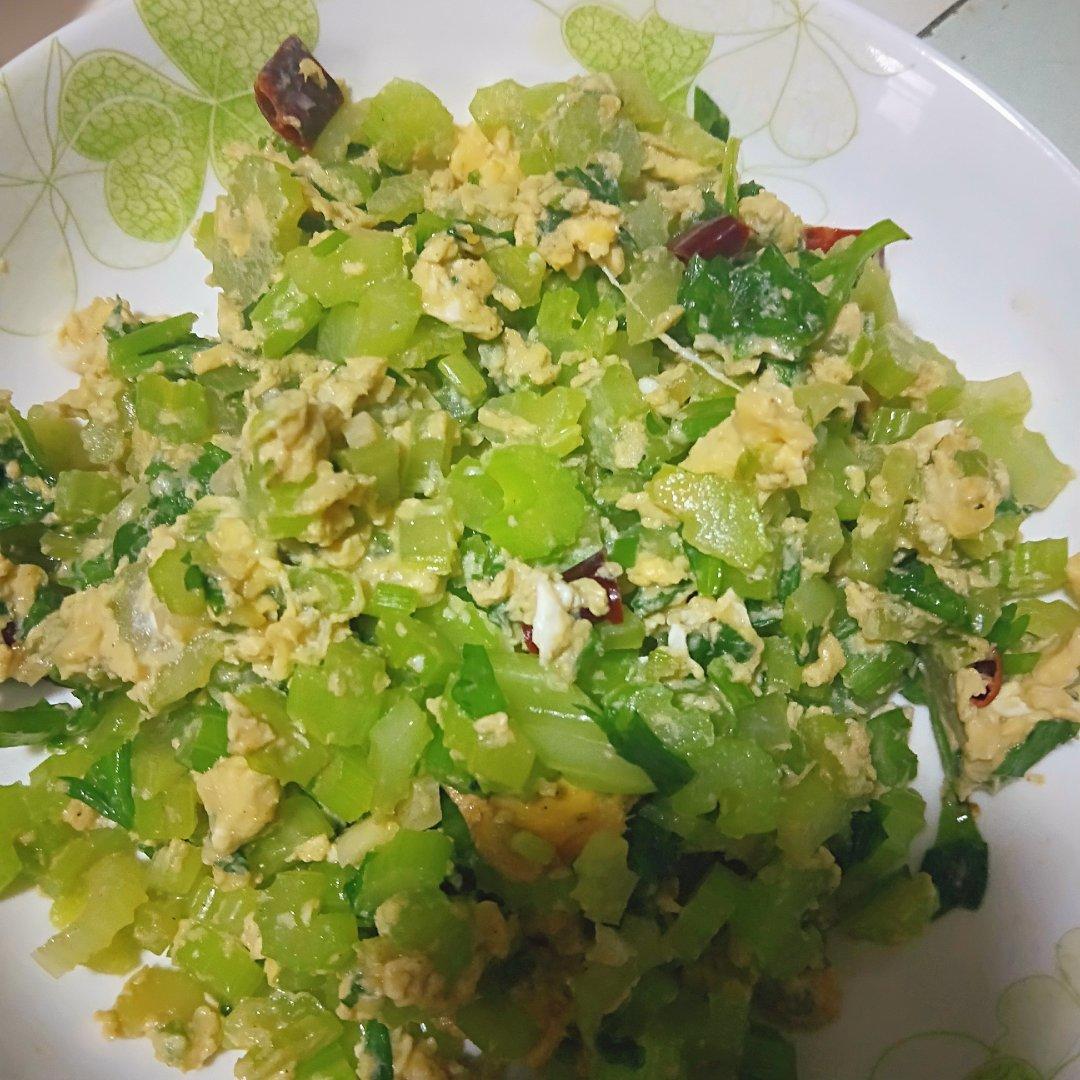 芹菜末炒鸡蛋
