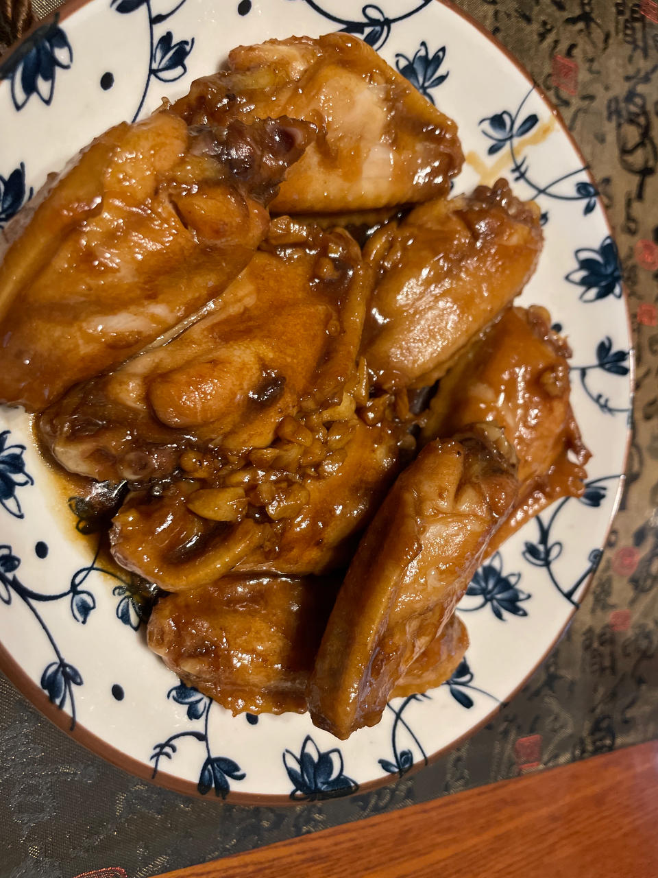 不要再可乐鸡翅了，求求你试试蒜香鸡翅吧，香味捅破天花板！
