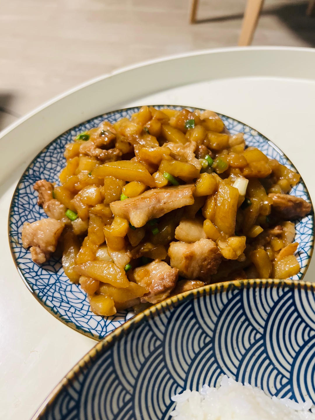 家常土豆烧肉