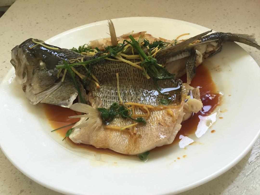 清蒸鲈鱼