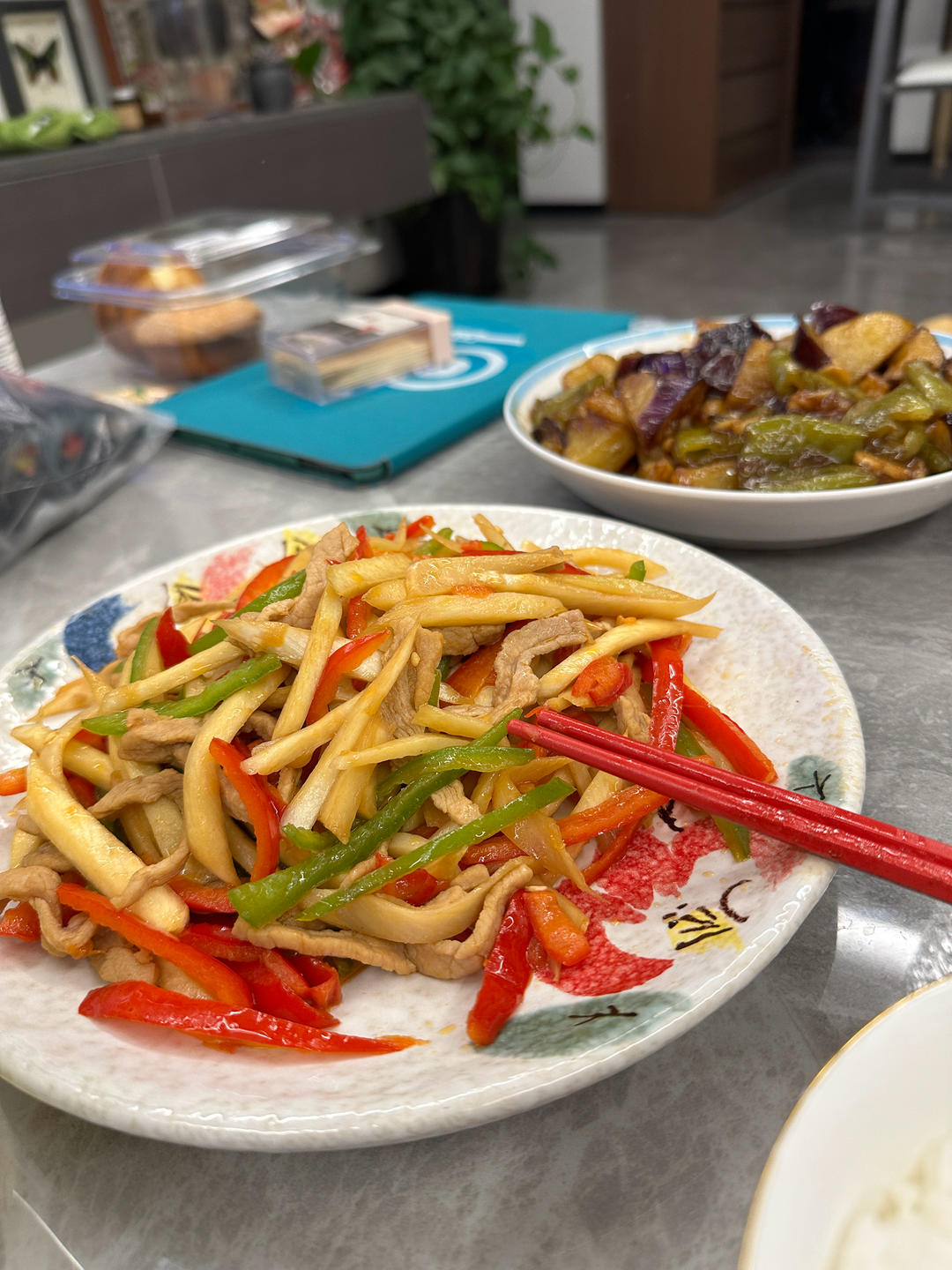 茭白这样做百吃不厌，茭白炒肉