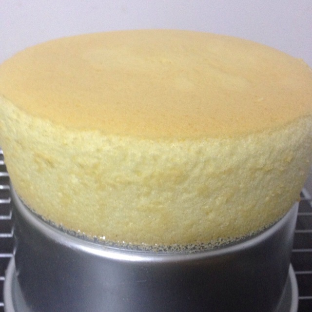 超简单完美戚风蛋糕（6寸2蛋）附打发、翻拌、脱模视频