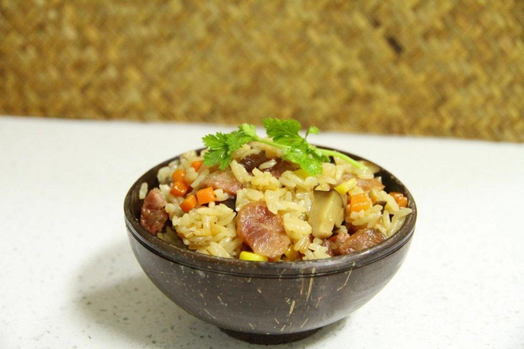 香菇腊肠焖饭￨轻松搞定