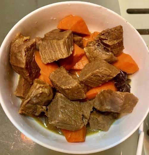 胡萝卜土豆烧牛腩