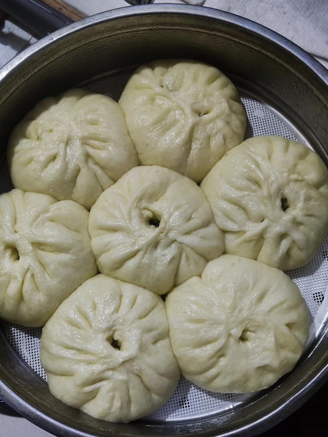 韭菜木耳鸡蛋包子