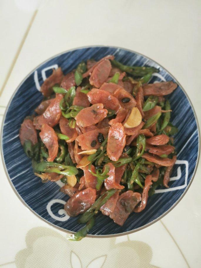 青椒炒广式香肠