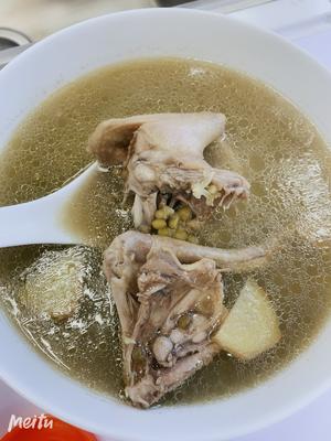 绿豆乳鸽蒸汤的做法 步骤6