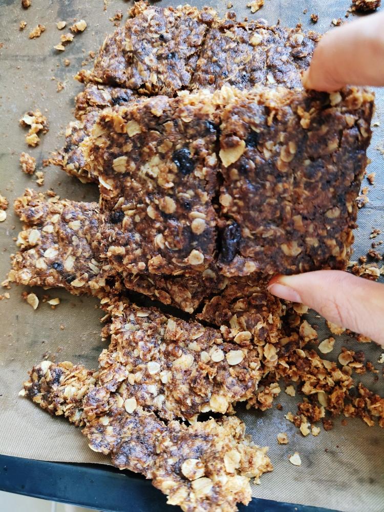 酥脆(ง˃̀ꄃ˂́)۶红糖燕麦饼干的做法