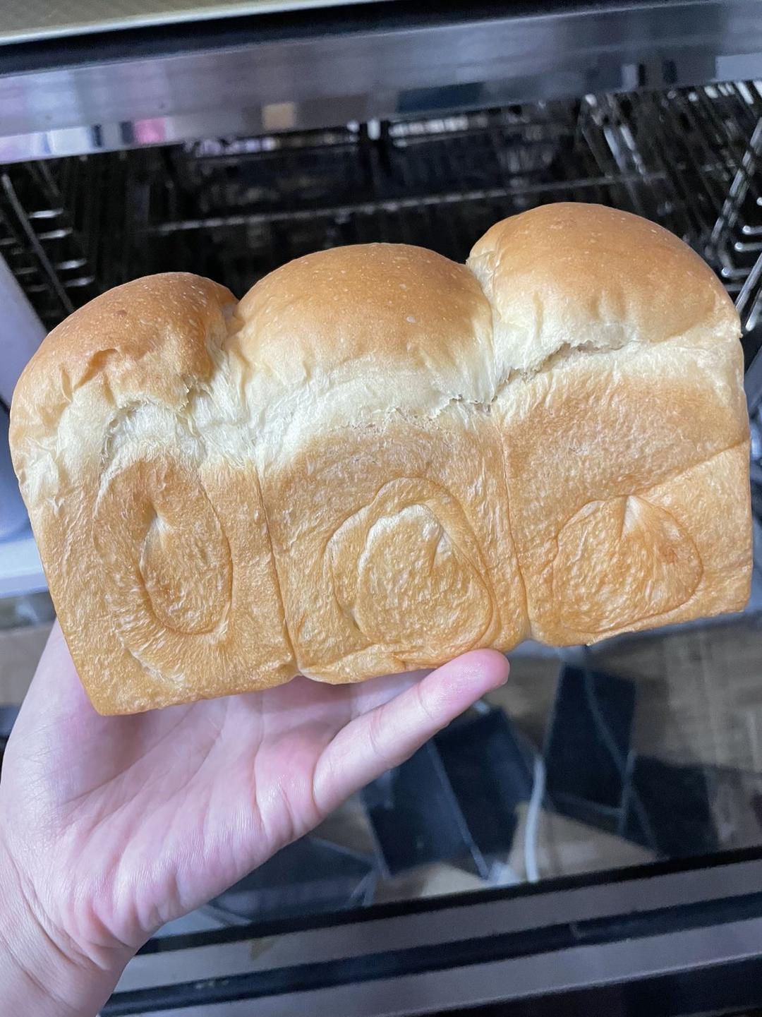 奶油吐司，鲜奶奶油嫩白吐司