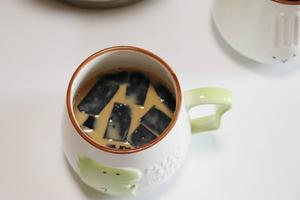 焦糖仙草奶茶的正确做法，简单易上手，学会了再也不用去奶茶店了的做法 步骤5