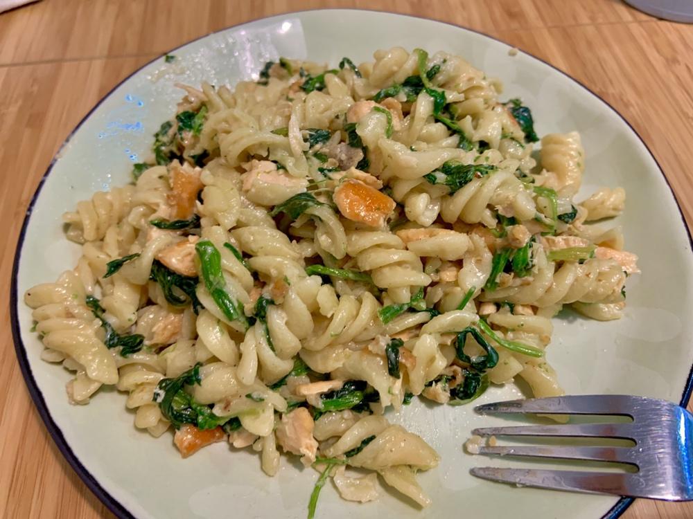 三文鱼菠菜蘑菇菜花奶油汁意大利面