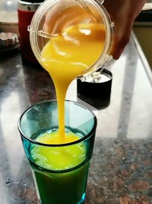 椰子芒果汁—天然健康的做法 步骤4