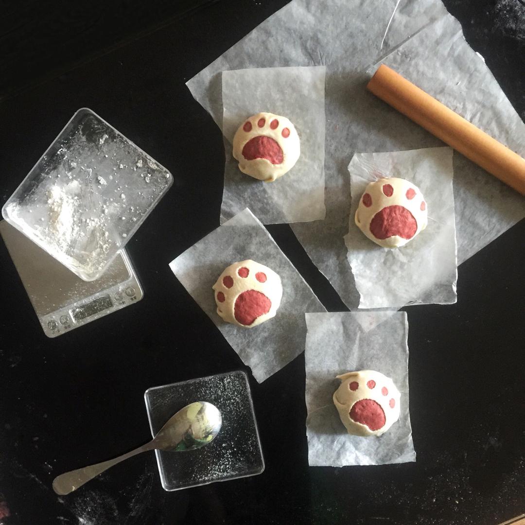 猫爪奶黄包