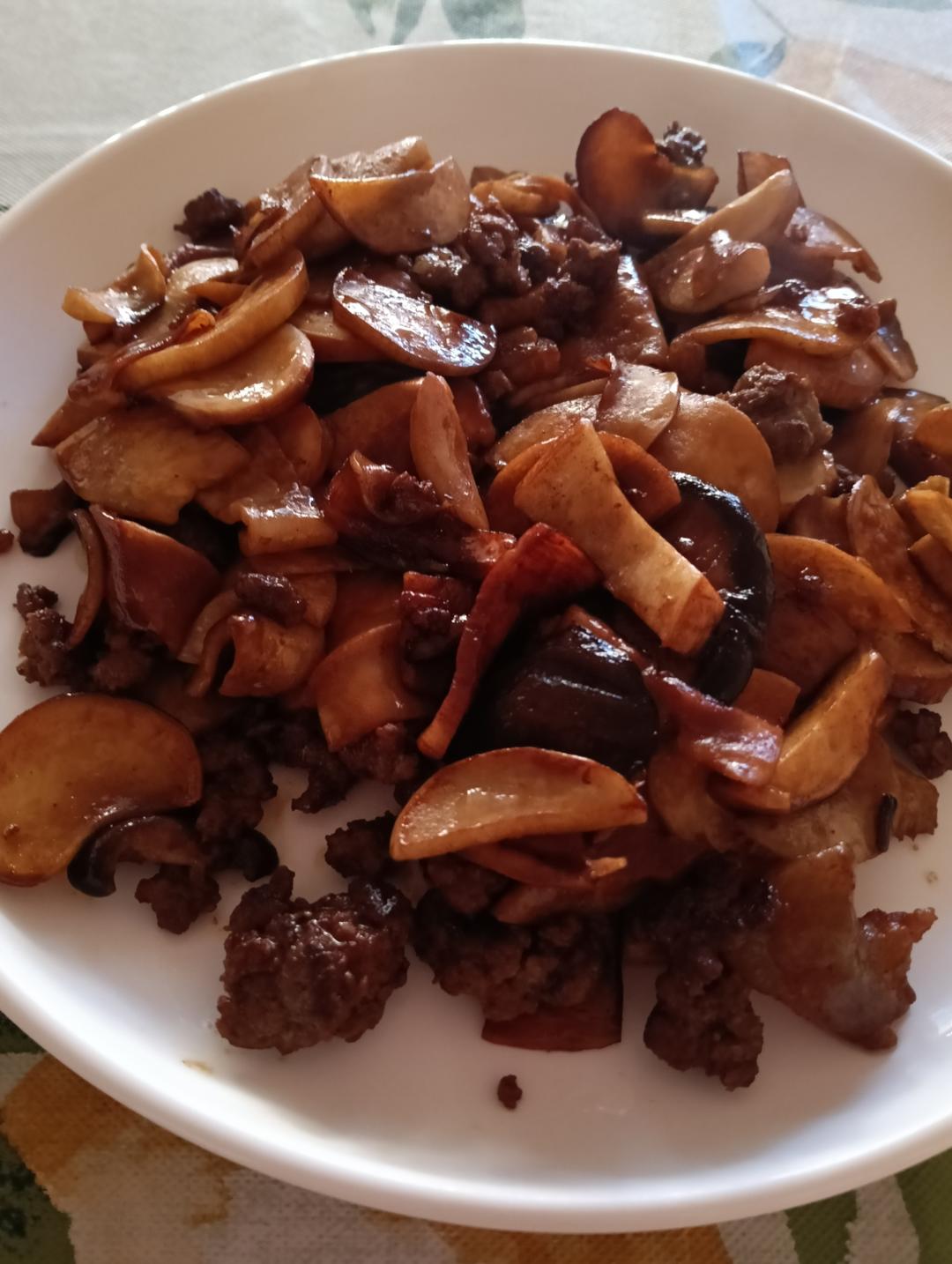 杏鲍菇炒肉