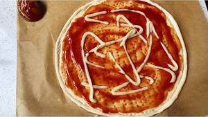 菠萝虾仁披萨‖没有披萨盘也能做披萨|孩子吃营养丰富又补钙的做法 步骤10