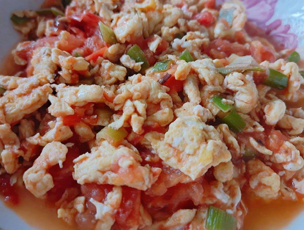 西红柿炒鸡蛋时，多加这一步，鸡蛋香嫩又入味