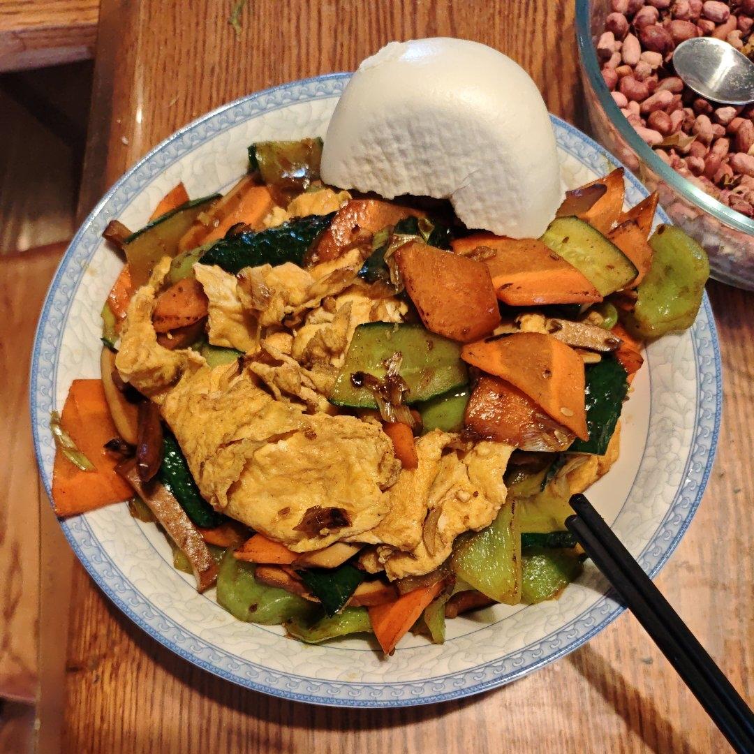 家常菜之黄瓜胡萝卜火腿炒鸡蛋