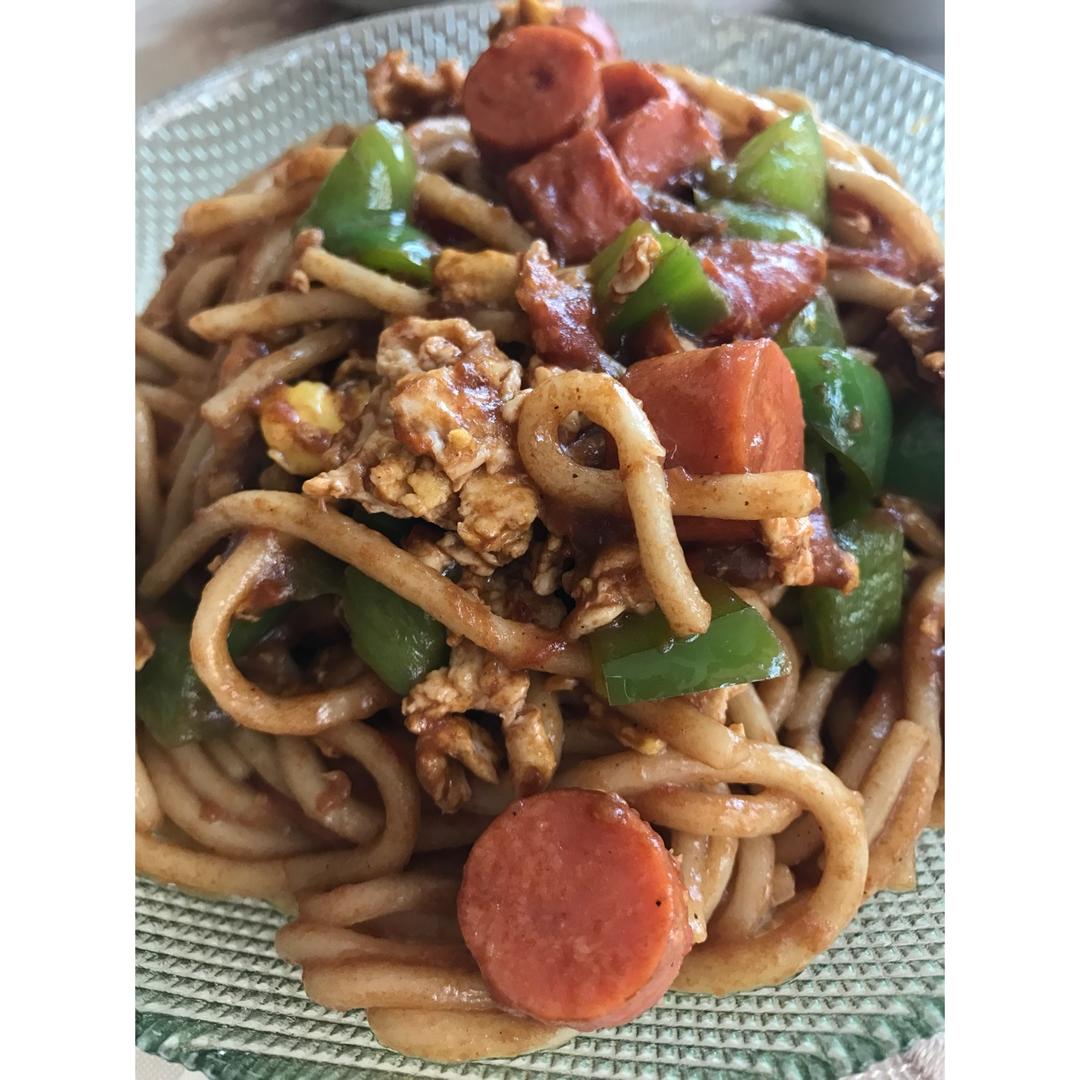 香肠鸡蛋炒面