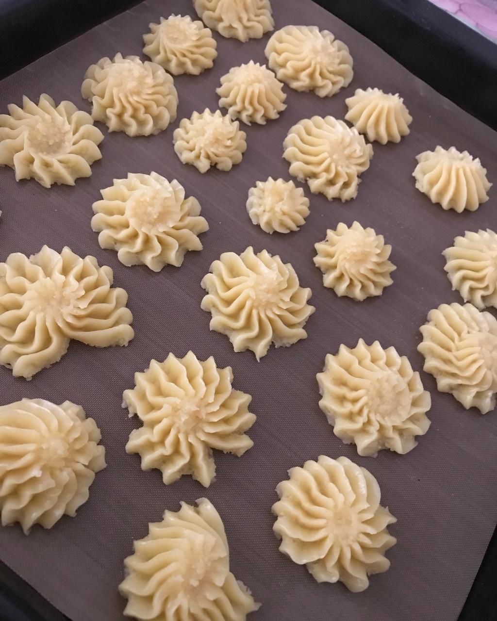 没有黄油也同样做出香酥不腻，花纹立体清晰的曲奇